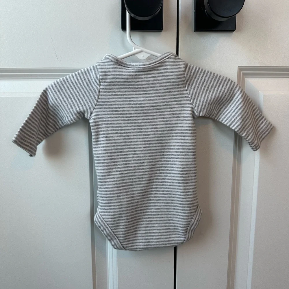 Baby Boden Gray and White Striped Onesie (Size 0-3 Months)